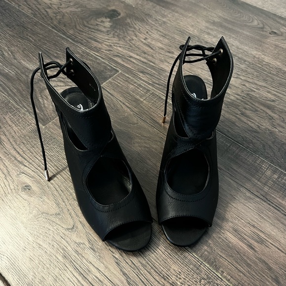 Gently worn peep toe wedge - Picture 3 of 3